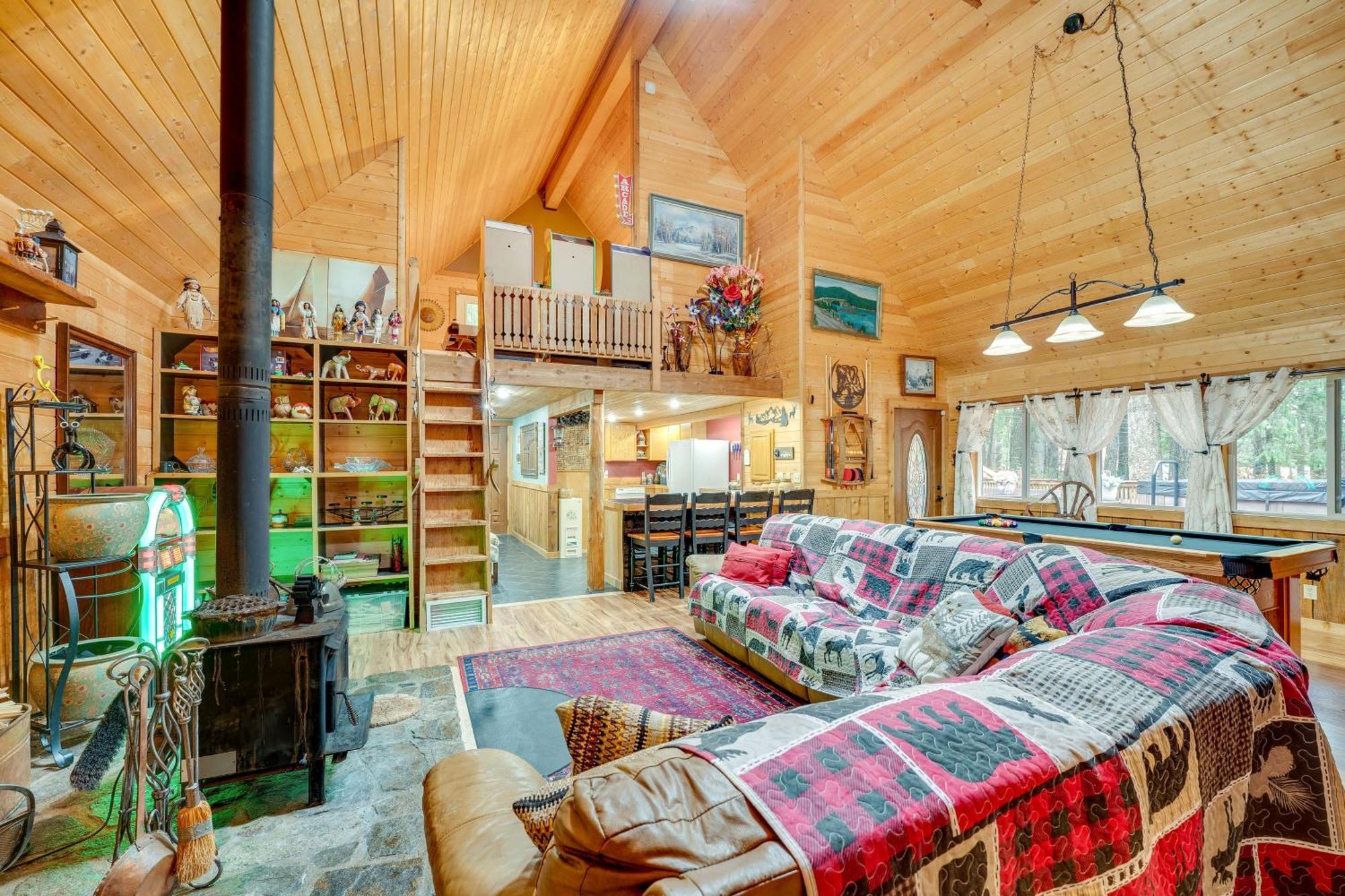 Leavenworth Cabin With Deck, Hot Tub And Game Room! Dış mekan fotoğraf