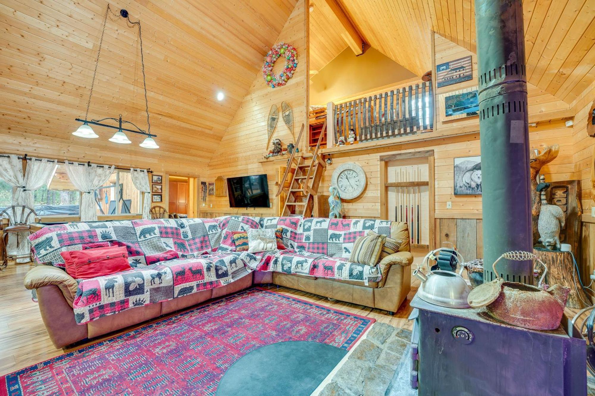 Leavenworth Cabin With Deck, Hot Tub And Game Room! Dış mekan fotoğraf