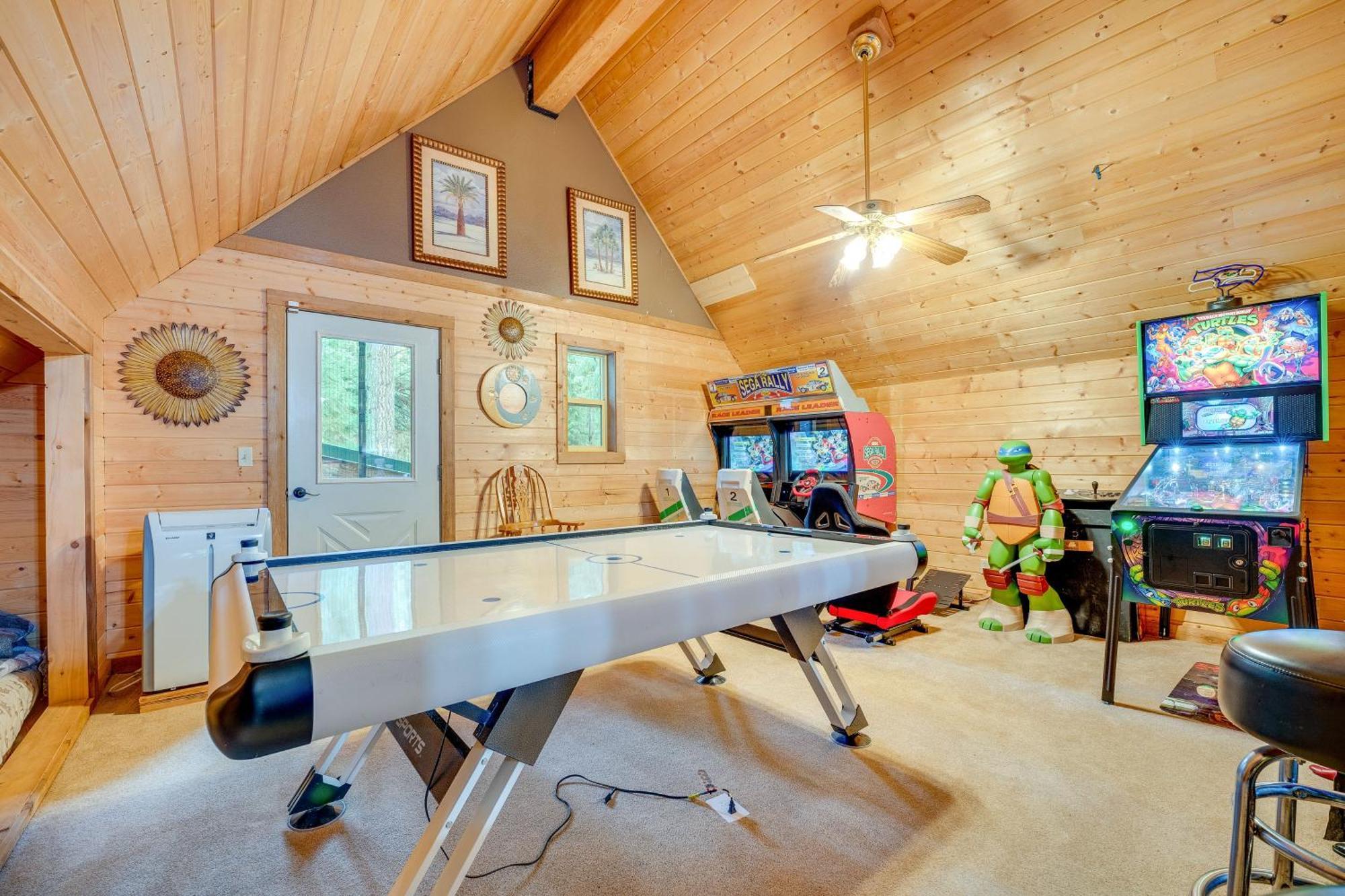 Leavenworth Cabin With Deck, Hot Tub And Game Room! Dış mekan fotoğraf