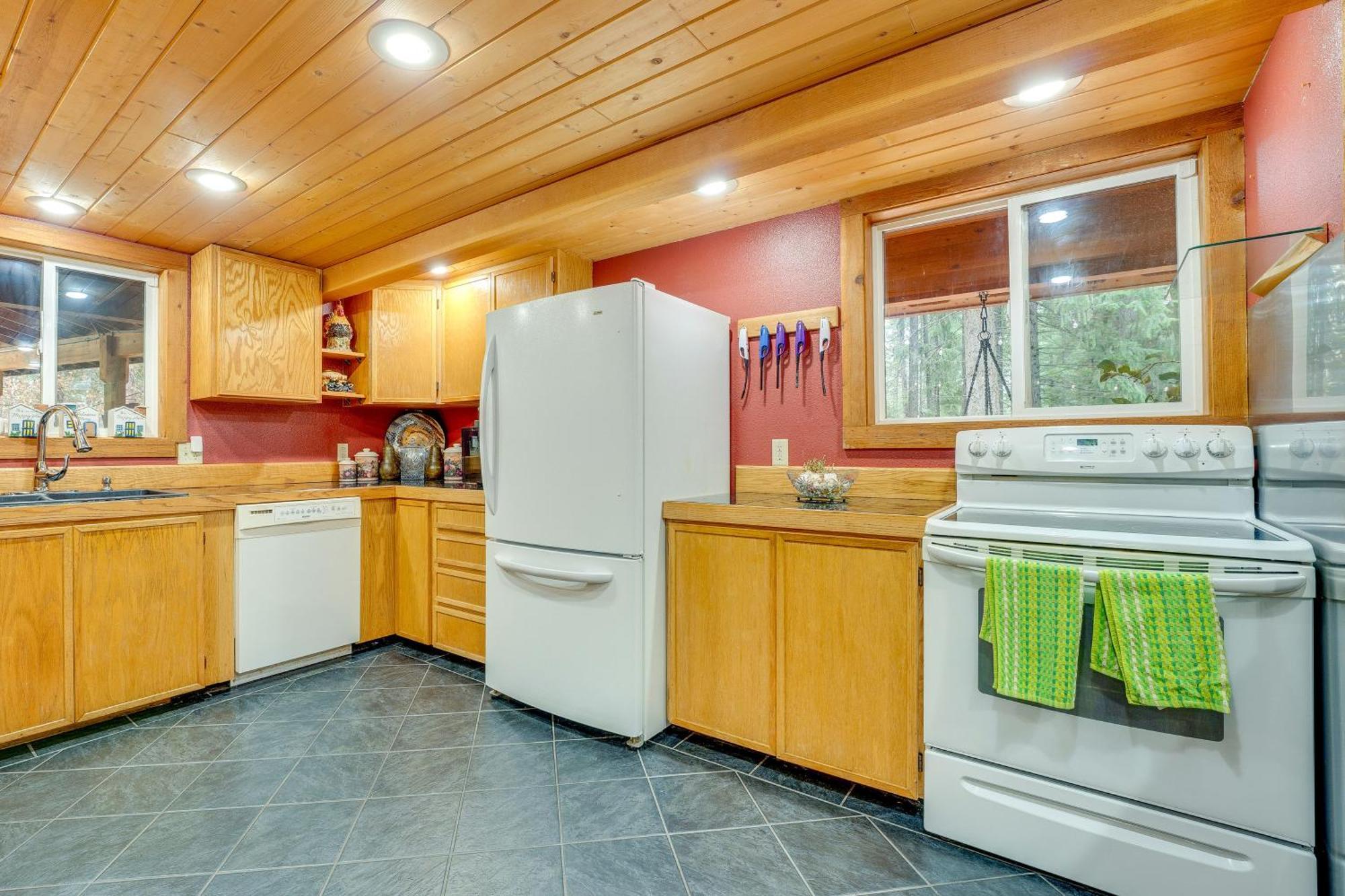 Leavenworth Cabin With Deck, Hot Tub And Game Room! Dış mekan fotoğraf